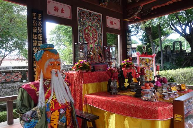 林家花园每年都与台北霞海城隍庙共同举办七夕活动，邀请城隍老爷、城隍夫人、月老等眾神驻驾园区。（新北市文化局提供）