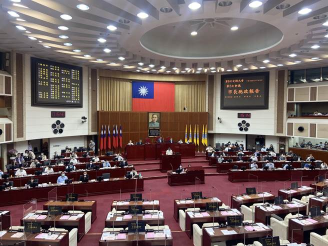 台北市长柯文哲今进行卸任前最后一次议会施政报告。（陈薏云摄）