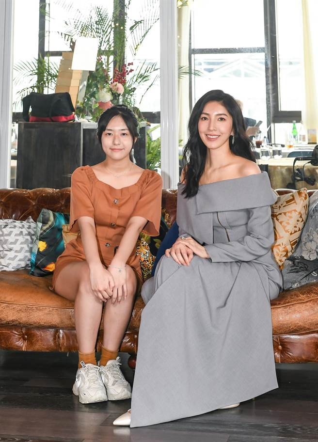 杨谨华（右）和彤彤在《民雄鬼屋》中饰演母女。（采昌、马棋朵提供）