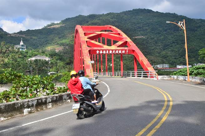 台东金崙温泉日前地下水位下降，居民关切。（蔡旻妤摄）
