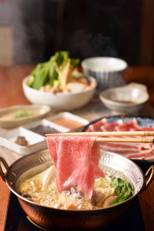 黑毛屋锅物新北首店进驻宏匯广场，同于8月开幕。（宏匯广场提供）