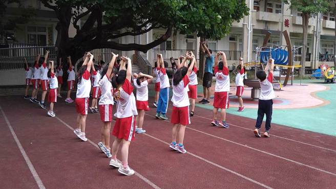 自7月18日起至7月31日止，北市各級學校室內外場地全面開放。(資料照片)