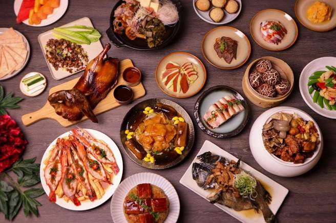 板桥凯撒父亲节豪华团聚桌菜。（板桥凯撒提供）