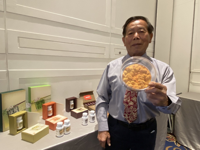 赖敏男为菇蕈类专家，拥4项专利，素有「牛樟芝之父」。（图／本报资料照）