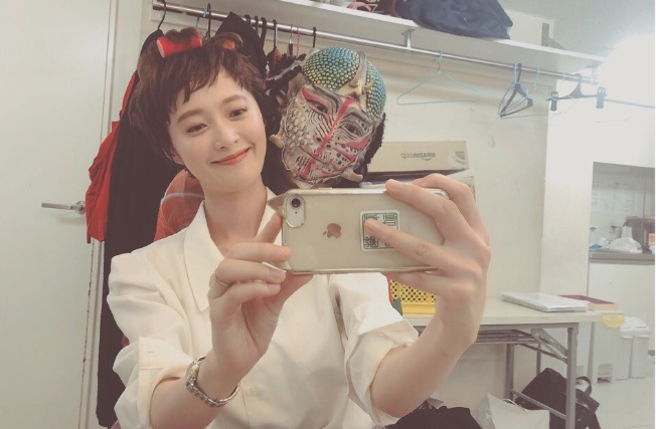 《超人力霸王》女星中丸紫苑惊爆死讯，经纪公司证实她与病魔缠斗5年，不幸于本月11日离开，享年38岁。(翻摄自shion_joywasabi IG)