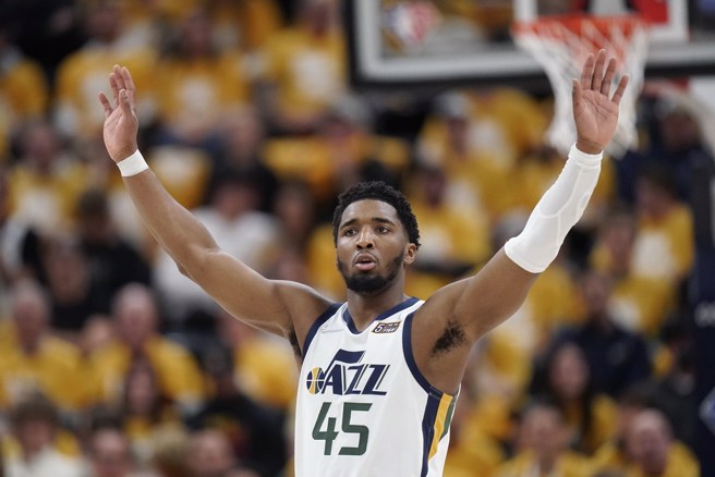 接著就看尼克為了招募米契爾願意付出多少代價了。(美聯社資料照)