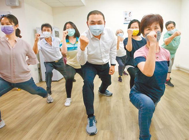 新北市市長侯友宜（前中）。（資料照／趙雙傑攝）