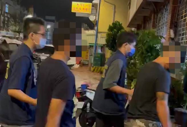 警方获报后火速于3小时内逮获李嫌等9人。（警方提供／谢佳潾屏东传真）