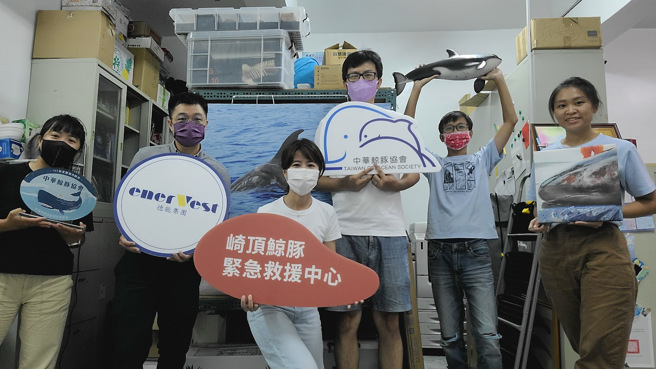 中华鲸豚协会与德能集团（EnerVest）签署鲸豚救援备忘录，支持崎顶鲸豚紧急救援中心的鲸豚救援与研究。(德能集团提供)