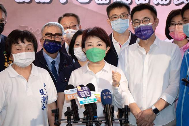 台中市长卢秀燕强调，市府警察局将全力配合警政署与南投县警察局侦办，盼尽早破案。(台中市政府提供)