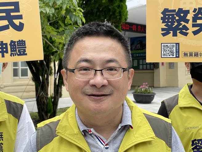 无党刘坤鳢15日宣布投入彰化市长选战。（吴敏菁摄）
