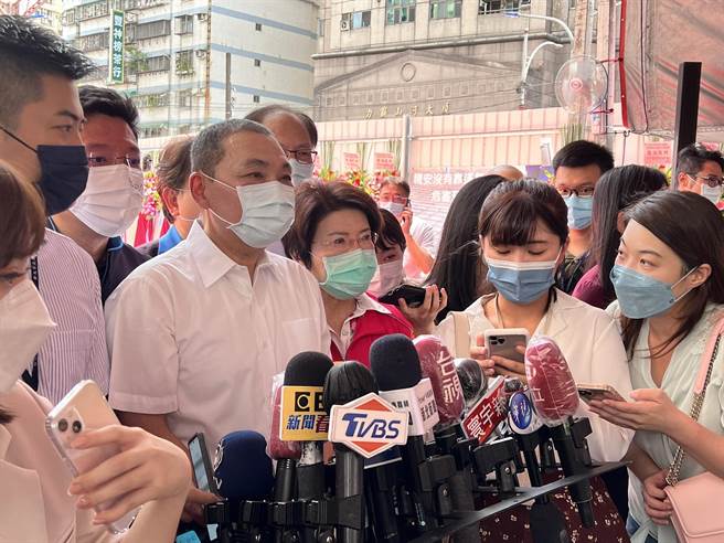 新北市長侯友宜坦言，南投如此重大的槍擊命案，已經造成治安動盪。（李奇叡攝）