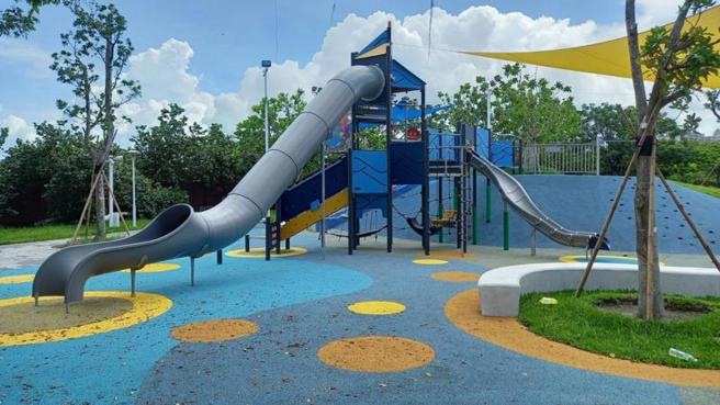 台南市安平港滨歷史公园15日开幕启用，公园除提供民眾休閒踏青，也辟建特色游戏场。（图/ 中央社）