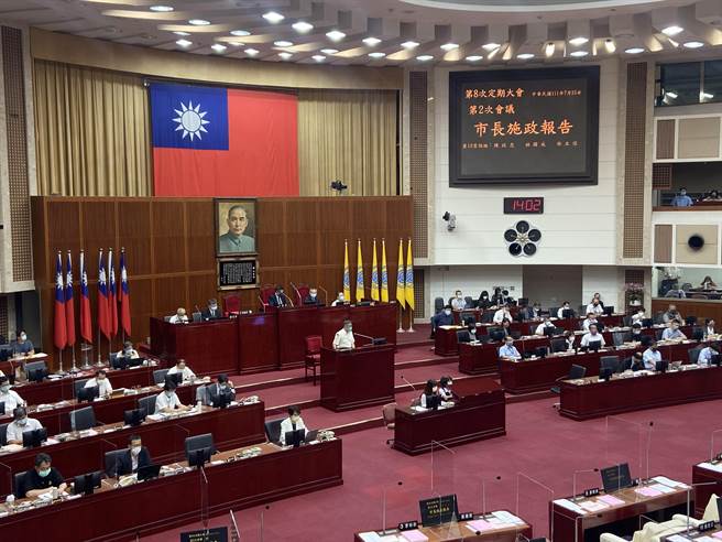 台北市长柯文哲今进行任内最后一次开议质询。（陈薏云摄）