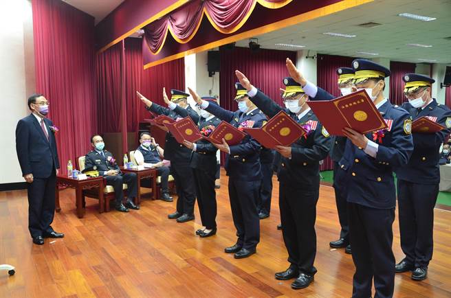 矫正署15日举办卸新任高阶主管及所属矫正机关首长联合交接典礼。（赖佑维摄）