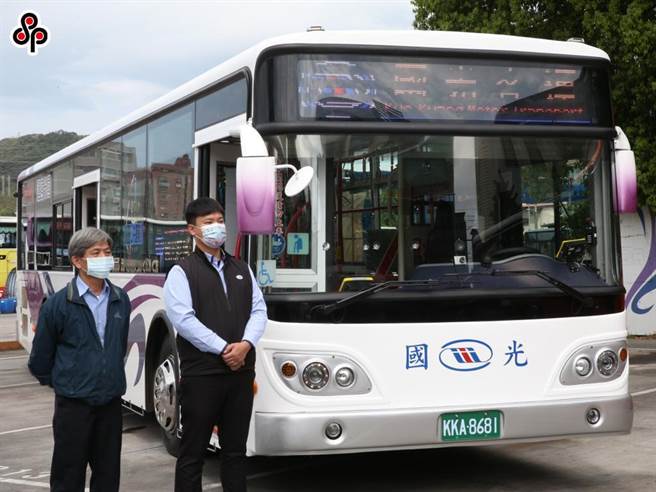 國光客運搶暑假出遊市場，旅客搭車就能抽iPhone、Switch等獎品。（本報資料照）