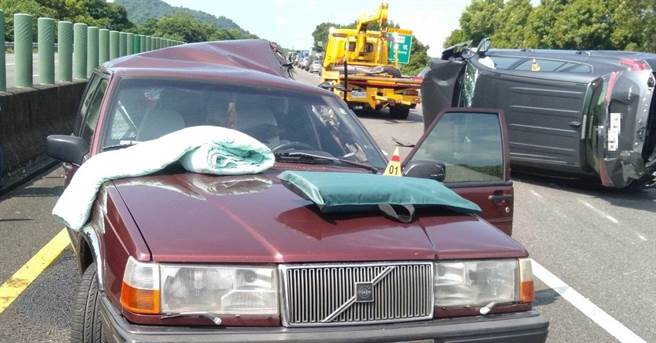 今年7月1日至13日國道已發生5件死亡事故，造成5死4傷，其中4件事故均與駕駛人疲勞分心而追撞前車有關。（高公局提供／陳祐誠傳真）