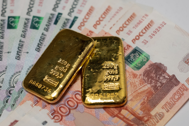 欧盟准备对俄罗斯拟定第7轮制裁方案，锁定俄罗斯的黄金出口。(示意图／shutterstock)