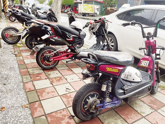 新的電動二輪車年底前必須完成投保強制車險，若沒有投保，將被處以750～1,500元罰鍰。圖／本報資料照片