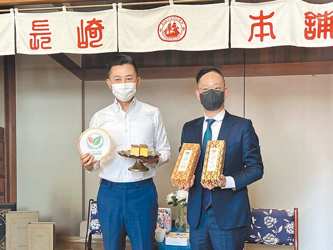 民進黨桃園市長參選人林智堅14日參觀觀光工廠，面對藍營指他的親信向中華大學施壓，林智堅說對不實指控會有法律行動。（蔡依珍攝）