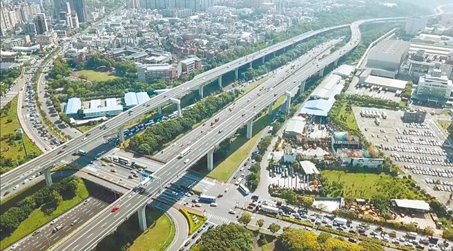 林口跟五股交流道交通的问题，成了新北市长年底选战的争论焦点。图为林口A交流道。（桃园市交通局提供／甘嘉雯桃园传真）