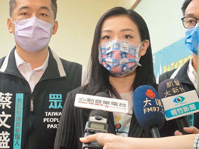 民眾党新竹市长参选人高虹安14日细数自己对竹科付出，反呛沈慧虹在批评别人前应先查证，否则将沦为失言。（王惠慧摄）