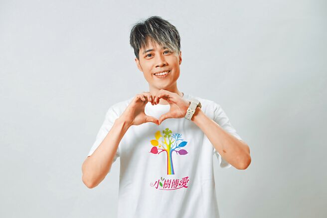 TANK很疼爱10岁的宝贝女儿，开心分享父女俩的日常相处。（杰思国际娱乐提供）