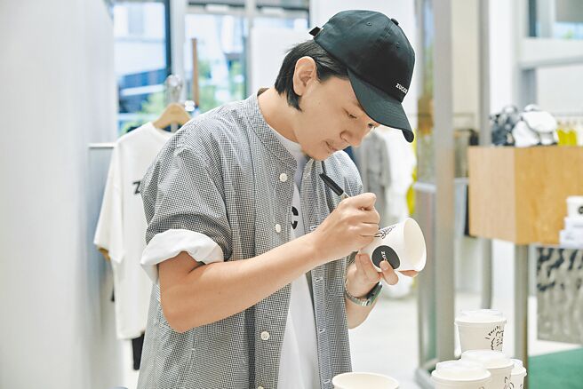 WHOSMiNG为ZUCCa上市活动执行插图绘画。（ZUCCa提供）