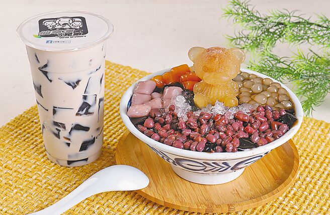 大叶高岛屋的QQ嫩仙草「冬瓜仙草熊熊」，100元。（大叶高岛屋提供）