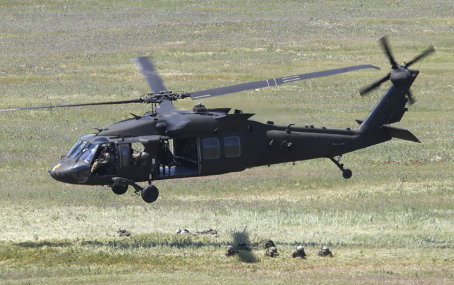 「黑鹰」（Black Hawk）直升机的资料照。（美联社）