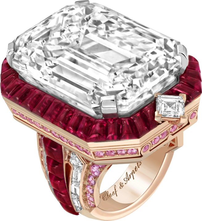 梵克雅宝Collerette Mysterieuse可转换式项炼及戒指。（Van Cleef & Arples）