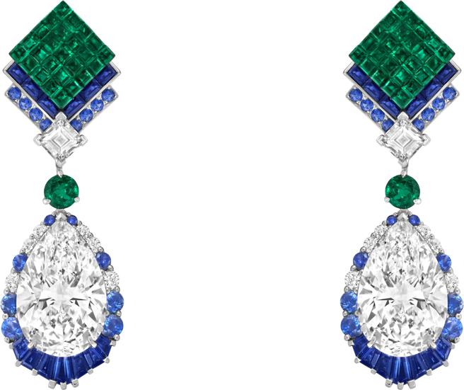 梵克雅宝Chevron Mysterieux项炼及耳环连可拆式吊坠。（Van Cleef & Arples）