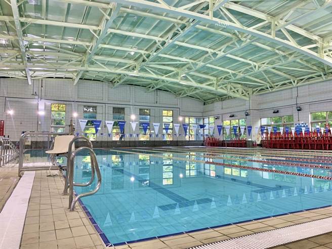 荣星花园游泳池7月16日到22日试营运期间游泳免费。（体育局提供／张芷瑜台北传真）