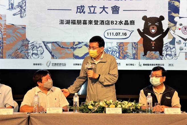 王國材致詞時表示，觀光圈成立之後可整合食宿遊購行的資源，並透過共同行銷建立國際品牌，提升觀光產業服務品質，深度、深耕、札根澎湖在地特色觀光。（張茂雄攝）