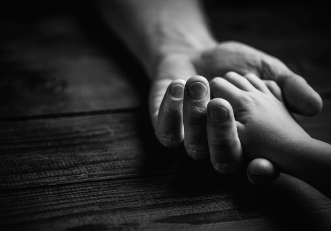 俄羅斯飛彈攻擊文尼察市，造成至少23死，包括1名4歲唐氏症女童。(示意圖／shutterstock)