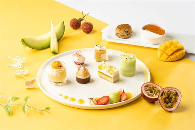 新竹喜来登「大厅酒吧」限时推出「盛夏缤果派对」个人下午茶套餐，供应多款盛夏水果。（新竹喜来登提供／罗浚滨新竹传真）