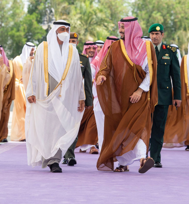 沙乌地阿拉伯储君穆罕默德．沙尔曼7月16日在吉达接见阿拉伯联合大公国总统阿勒纳哈扬。（路透社）