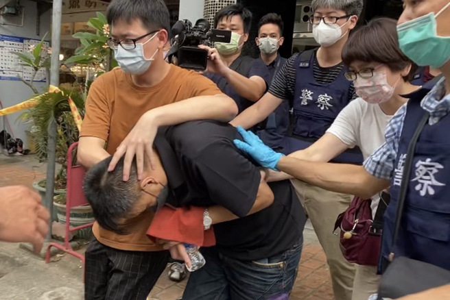 賴鋕卿的女婿最後傷心地說「嫌犯做這個，害不害怕死刑？」目前只想好好處理岳父的後事。（張亦惠攝）