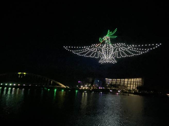 故宫南院无人机秀「和平鸽」。（廖素慧摄）