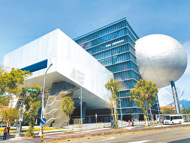 台北表演艺术中心已开幕，但3个剧场全数未完成验收，引发质疑。（本报资料照片）