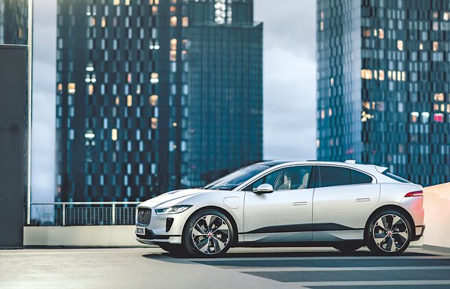 Jaguar Land Rover Taiwan台湾捷豹路虎领先导入最新世代纯电车款Jaguar I-PACE（见图），售价348万元起。（台湾捷豹路虎提供）