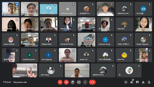 教育部之前办理线上境外学生说明会，说明接待家庭计画的宗旨、申请方式及流程，并安排曾参与的境外生分享经验。（教育部提供／林志成台北传真）