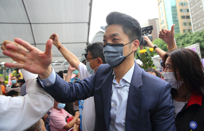 这次朱立伦访美喊出了「亲美反中」，年轻人不投给蒋万安，深蓝的票又不愿意出来，罗友志坦言「关键深蓝票已经被朱立伦赶跑」。（本报资料照片）