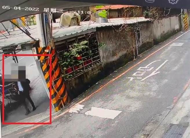 郭女先前均穿着西装，以中性打扮假冒检察官（红框处），以相同手法在双北、桃园、台中、南投、云林诈骗10余人。（警方提供／李奇叡新北市传真）