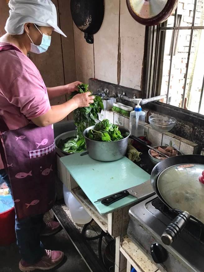 嘉义县政府社会局为减轻弱势家庭照顾压力，今年起推动「弱势家庭到宅坐月子」。（嘉义县政府提供∕吕妍庭嘉义传真）