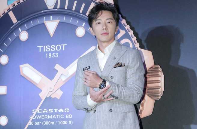 坤达被讚人帅且敬业精神值得学习，根本零负评，难怪一红就是20年。(中时资料照片)