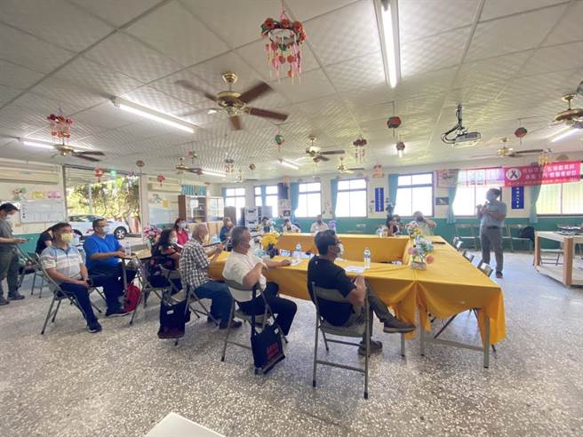 西拉雅族各部落代表定期参与跨地议会，讨论族内重要事务（段洪坤提供／曹婷婷台南传真）