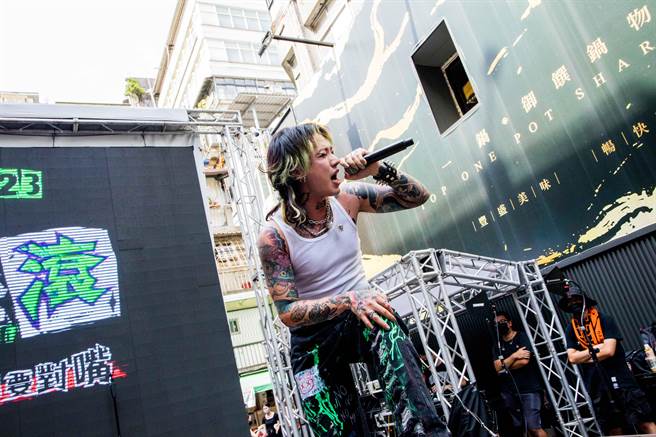 Marz23昨在西门町举办快闪活动。（华纳音乐提供）