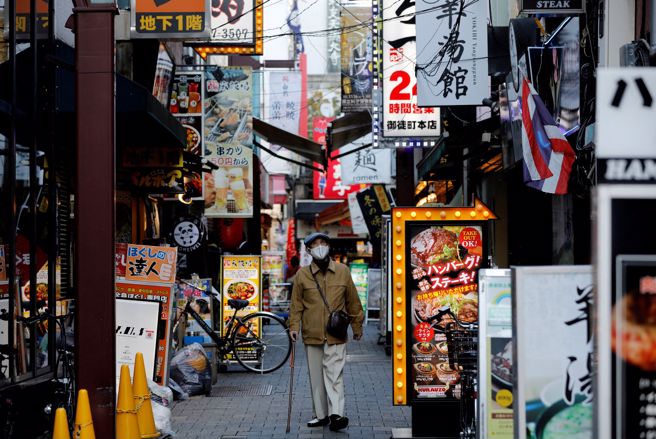 日本疫情快速擴散 前厚勞大臣估8月日增近40萬例 國際 中央社 2000