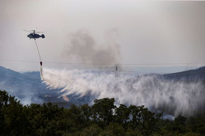 这是数周来第2波吞噬西南欧部分地区的热浪，科学家将这样的现象归咎于气候变迁，还预测极端天气将更频繁且强烈。(图／路透社)